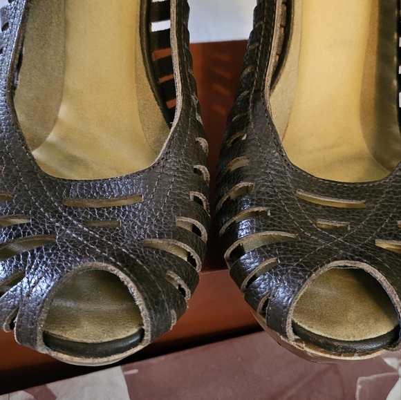 Michael Kors shoes, wood heel - Picture 5 of 5
